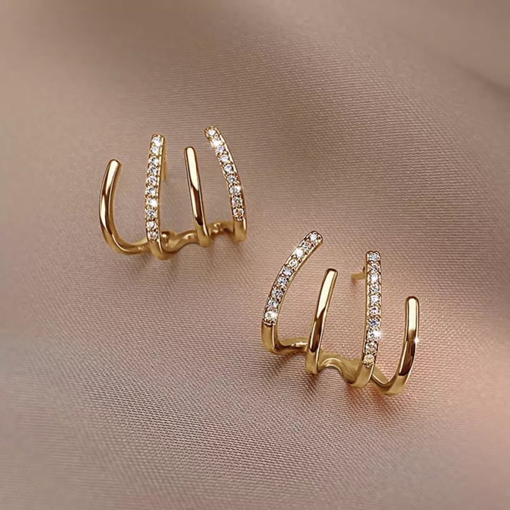 Claw earring，Charms Wrap huggie earrings, Dainty bridesmaid earrings for her - Picture 4 of 9